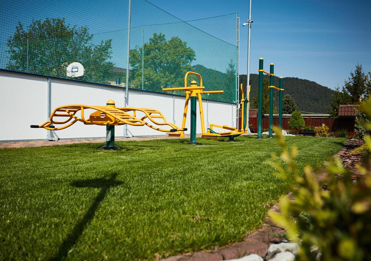 Penzion Pod Strazovom Pruzina Exterior foto